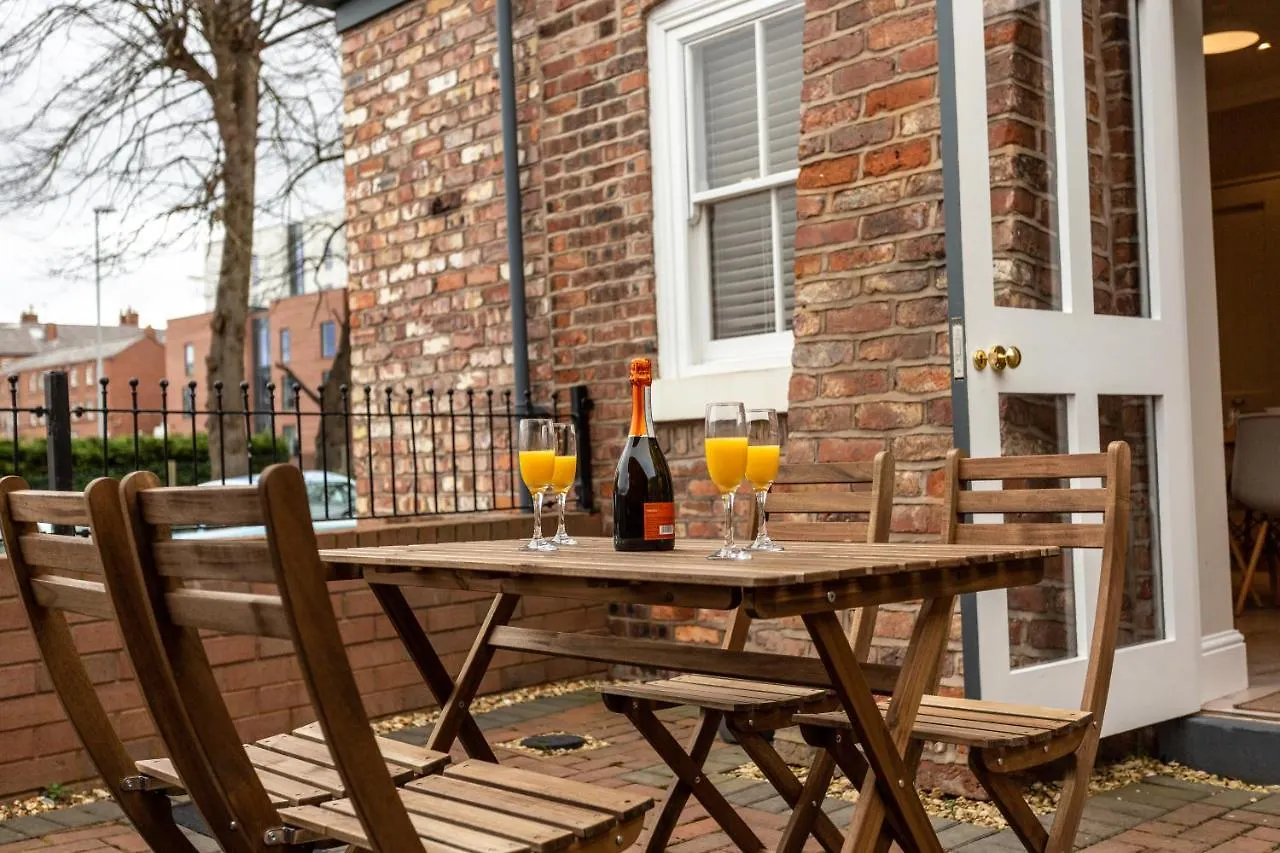 Cromwell House Apartment Chester