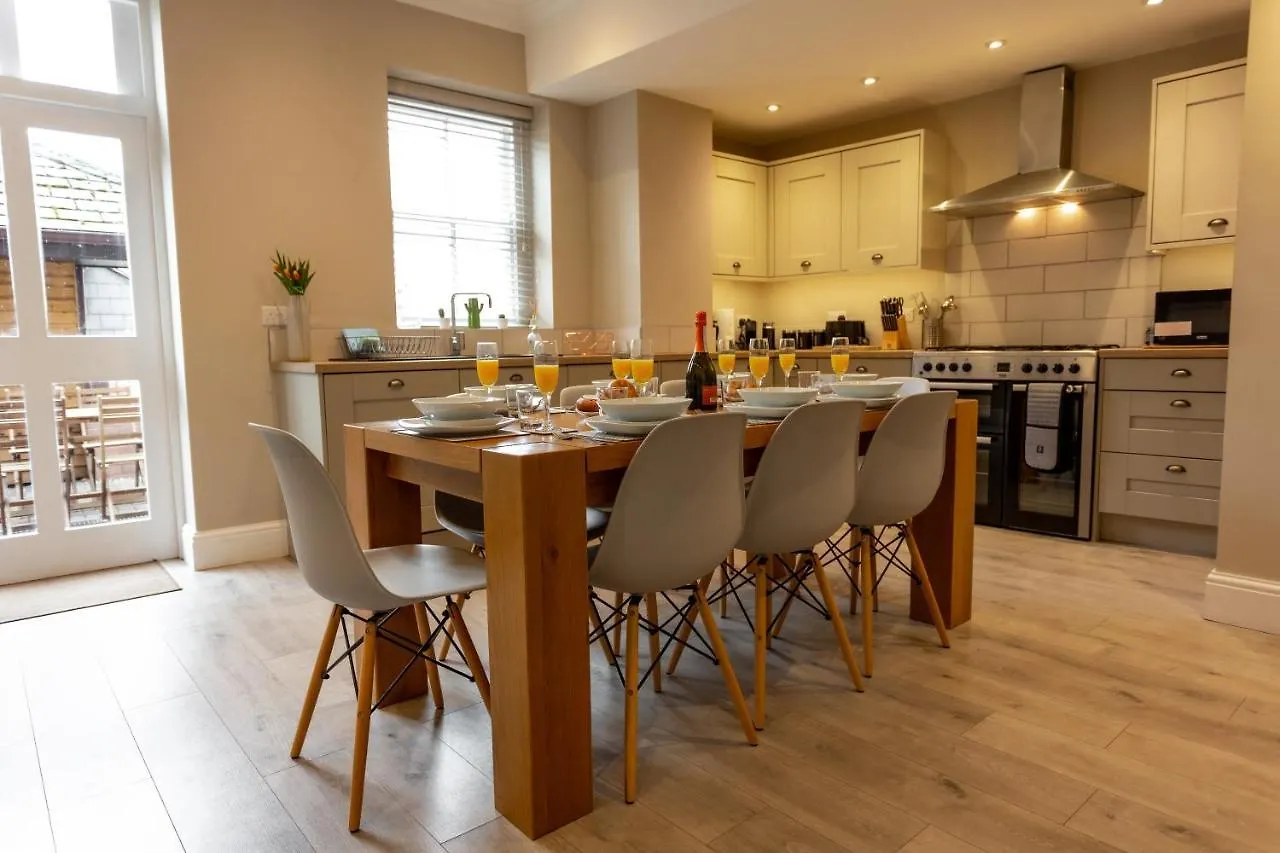 Cromwell House Apartment Chester